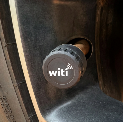 WiTi TPMS sensor fitted to a tyre valve, monitoring pressure in real time